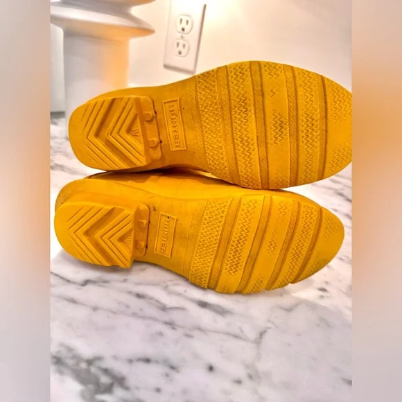 Iconic Hunter Kids' Bright Yellow Rain Boots - Picture 7 of 7